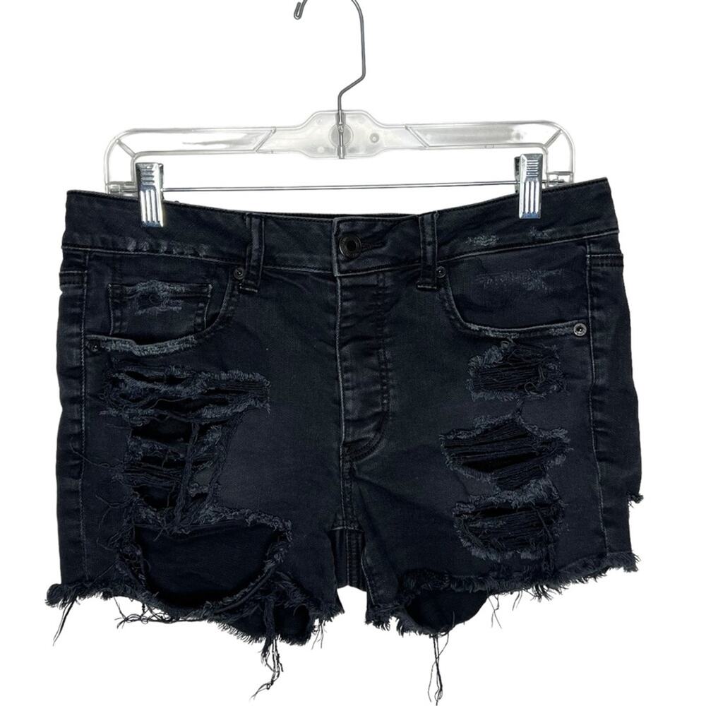 AMERICAN EAGLE / black distressed high rise raw hem tomgirl jean shorts / 6